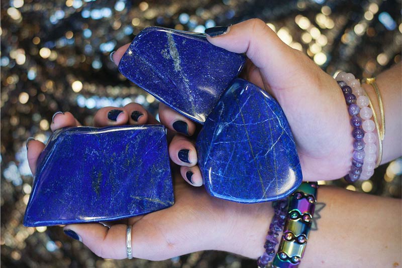 Ý nghĩa tâm linh của đá Lapis Lazuli trong phong thuỷ và đời sống